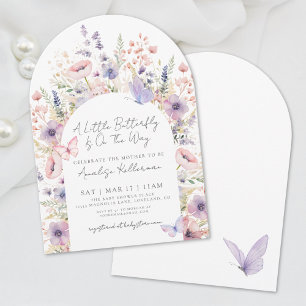 Invitación Una pequeña mariposa floral baby shower de flores 