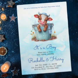 Invitación Una vaca pequeña en el cubo azul Baby Shower es un