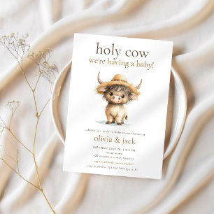 Invitación Una vaca sagrada en la región montañosa