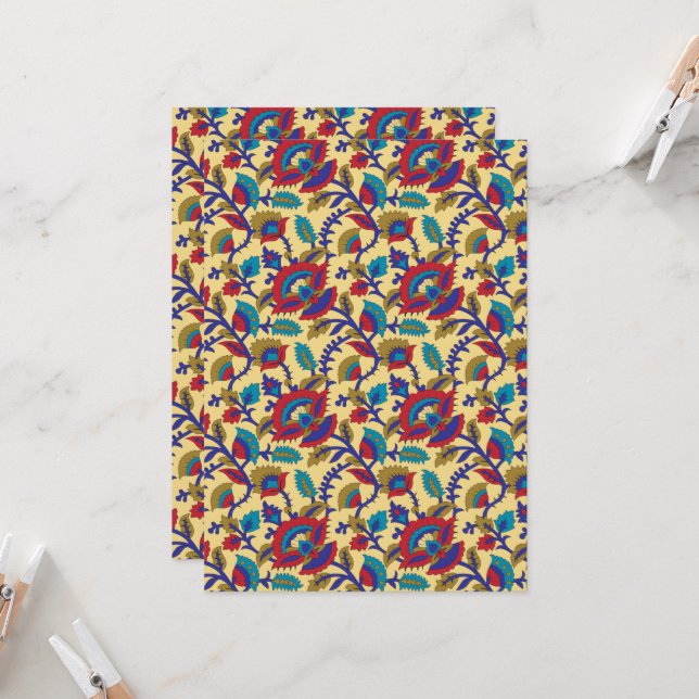 Invitación Una vibrante obra de arte textil con un rojo atrev (Anverso/Reverso In Situ)