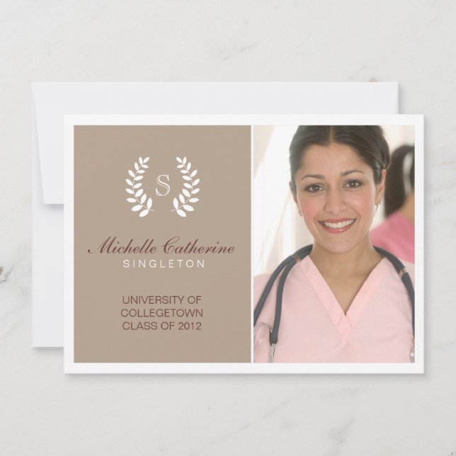 Invitación Universitaria de Graduación Marrón y Bl (Anverso)