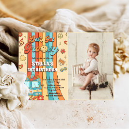 Invitación Vamos a conseguir el arcoiris retro Groovy foto de