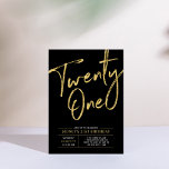 Invitación Veintiuno | Moda de oro y negro 21 Fiesta de cumpl<br><div class="desc">Celebra tu día especial con esta sencilla y elegante invitación a la fiesta de cumpleaños 21. Este diseño presenta un guión de pincel dorado de moda con un diseño limpio en combinación de color blanco y negro. Más diseños disponibles en mi tienda BaraBomDesign.</div>
