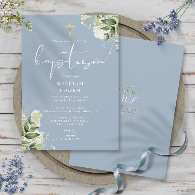 Invitación Verde azul turbio Floral Monograma Bautismo (Dusty Blue Greenery Floral Monogram Baptism Invitation)