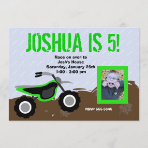 Invitación verde del cumpleaños de la bici de la