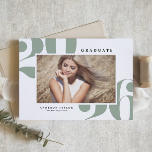 Invitación Verde Salvia Tipografía Negrita Foto Graduación 20