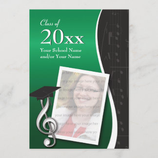 Invitación verde y negra de la graduación de la