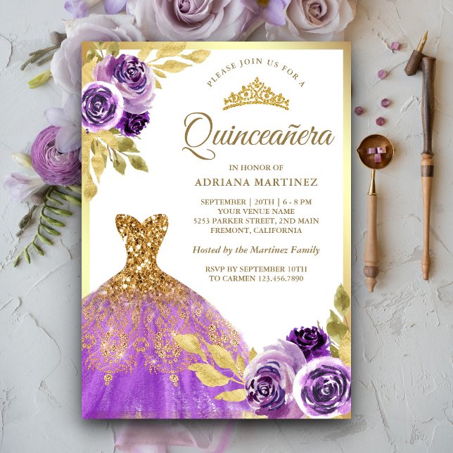 Invitación Vestido espumoso morado floral oro Quinceanera (Subido por el creador)