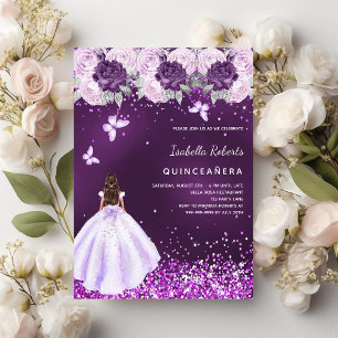 Invitación Vestido púrpura Quinceañera con flores rosadas