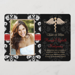 Invitación veterinaria roja de la graduación de la