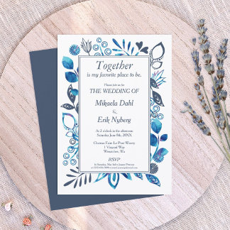 Invitación Vibrante patrón floral azul y gris azulado