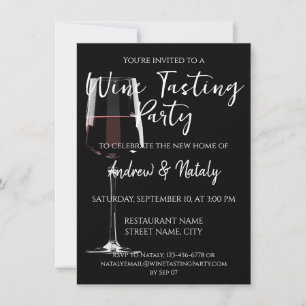 Invitación Vidrio de vino tinto sobre negro