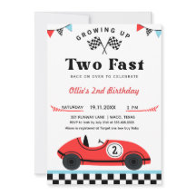 Viejo coche de raza roja dos cumpleaños rápido