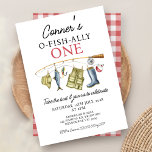 Invitación Vintage Fishing Rod O-Fish-Ally Un primer cumpleañ<br><div class="desc">Vintage Fishing Rod O-Fish-Ally One Birthday Invitation Cute boy invita a la pesca con temática de primer cumpleaños con una barra de pesca con botas de pesca, pescado, señuelo, pepino, gorra de pesca y chaqueta de pesca. La parte trasera tiene un patrón de gingham rojo y blanco. Esta plantilla se...</div>