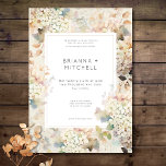 Invitación Vintage neutro romántico Hidrangeas Boda<br><div class="desc">Captura la esencia del romance eterno con nuestro exquisito boda en una sola invitación. Esta invitación, elaborada con un fondo de crema envejecida, propone delicadas flores de hidraangea acuáticas en tonos suaves de crema y beige, acentuadas por toques de rosa rubor, marrón, verde suave y azul. Los ramos dispersos crean...</div>