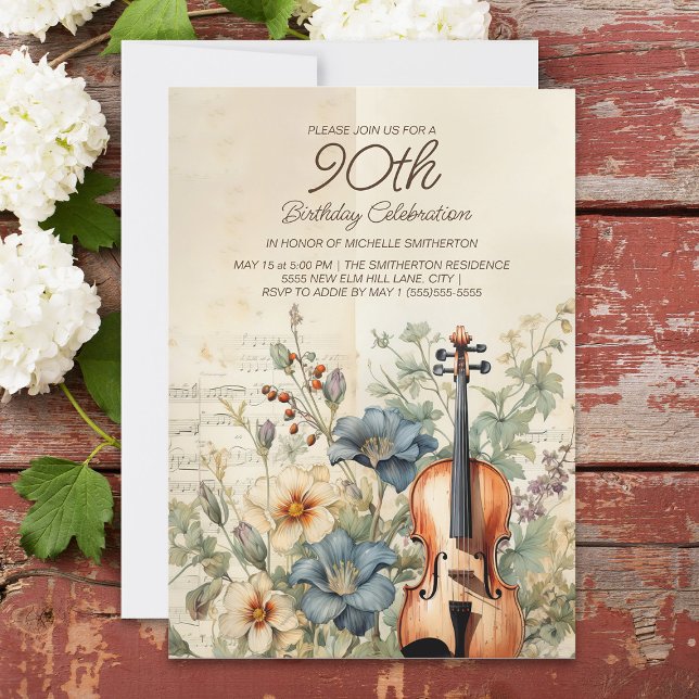 Invitación Vintage Violin Dusty Blue Flowers 90º cumpleaños (Vintage violin 90th birthday party invitation for women. )