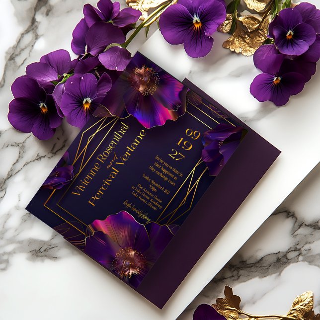 Invitación Violetas Luminosas Floral Morado Moderno de Boda (Elegant Luminous Violet Purple Asymmetrical Frame Wedding Invitation )