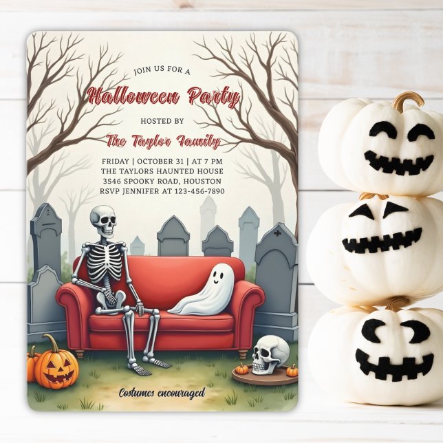 Invitación Watercolor Spooky Cute Skeleton Ghost Halloween (Spooky Cute Skeleton & Ghost on Couch Halloween Party Invitation Graveyard Costume Bash)