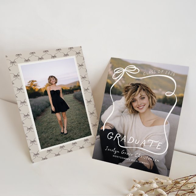 Invitación Whimsical Bow Frame Overlay Graduation (Front and Back View)