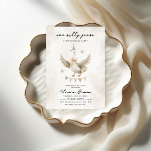 Invitación Whimsical Silly Goose 1er cumpleaños