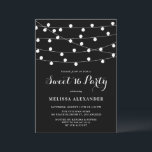 Invitación Whimsical String Lights Black Sweet 16 Fiesta<br><div class="desc">La encantadora y elegante invitación Sweet 16 Party con luces colgantes blancas. Esta dulce invitación de 16 personalizables es perfecta para fiestas al aire libre. Hay otros eventos y otros antecedentes disponibles.</div>