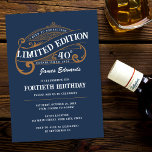 Invitación Whiskey 40º cumpleaños de los Hombres de Oro Azul<br><div class="desc">Celebre su cumpleaños con nuestro diseño de cumpleaños 40 de los Hombres Whiskey de Oro Azul Vintage. Los detalles en tonos azules y dorados le dan un toque clásico,  perfecto para los amantes del whisky. Sencillo y elegante,  este diseño gustará al hombre de su fiesta de 40 años.</div>
