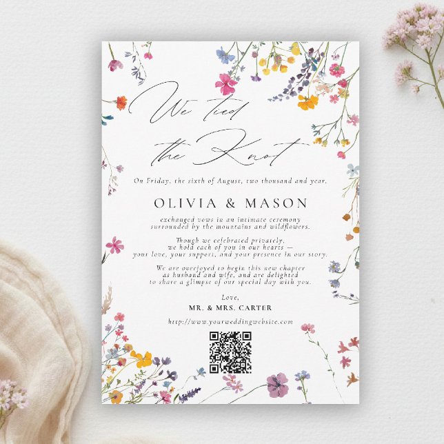Invitación Wildflower Garden Modern Chic Wedding Announcement (wildflower wedding announcement watercolor garden backyard barn summer spring elegant romantic)