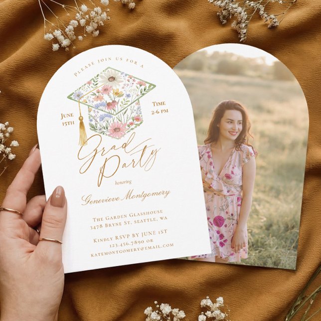 Invitación Wildflower Grad Cap Photo Graduation Garden Party (Wildflower Grad Cap Photo Graduation Garden Party Invitation)