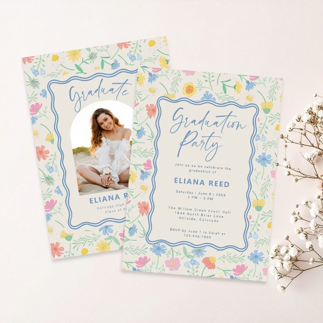 Invitación Wildflowers Floral Photo Graduation Invitation (Wildflower pattern pastel colors graduation photo announcement with invitation on the back )