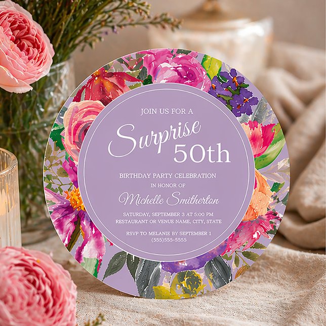 Invitación Wildflowers Purple Pink 50th Birthday (Round 50th birthday party invitation with purple and pink watercolor wildflowers)