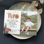 Invitación Woodland Bear 2º Birthday Boys<br><div class="desc">madera de color agua tierno y singular,  oso - foto de dos personalizados invitación de 2º cumpleaños. ¡Personalizable!</div>