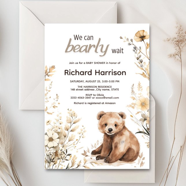 Invitación Ya podemos esperar la ducha de bebé rústica y neut (Cute forest bear with rustic beige flowers baby shower invitation)