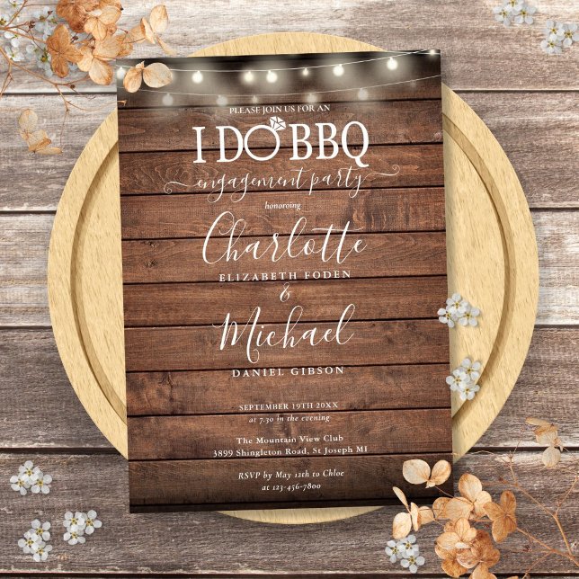 Invitación Yo hago cadenas de barbacoa que iluminan el compro (I Do BBQ String Lights Rustic Wood Engagement Invitation)