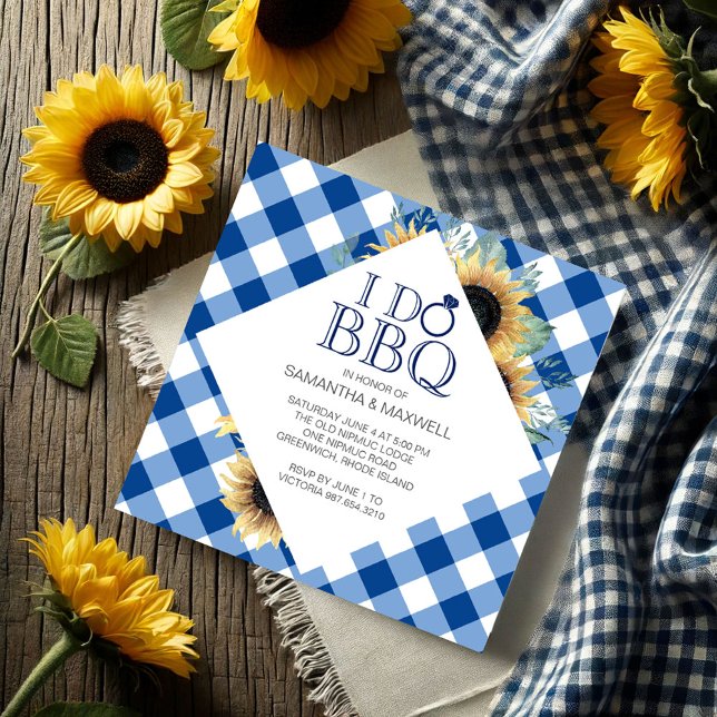 Invitación Yo hago ducha de parrilladas (I do bbq invitations features sunflowers and blue gingham print. )