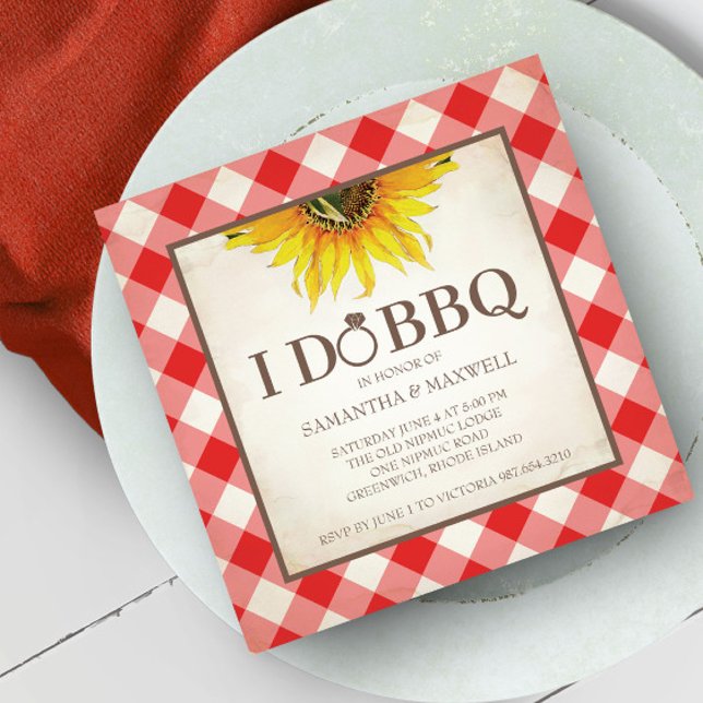 Invitación Yo hago duchas de novias de compromiso de barbacoa (I do BBQ invitations feature a watercolor sunflower with a red gingham print boarder. )