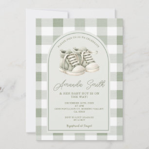 Invitación Zapatos de bebé verde salvia Gingham Shower de beb