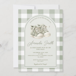 Invitación Zapatos de bebé verde salvia Gingham Shower de beb