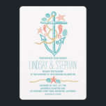 Invitaciones a bodas en la playa náutica<br><div class="desc">Invitaciones caseras extravagantes y modernas para bodas náuticos, bodas en la playa y bodas de destino. Lleno de conchas de bonito, dólares turquesa y de arena verde azulada, caballitos de mar de coral y pareja de estrellas de mar. Elegante diseño de ancla dibujado a mano brillante invitación casual a la...</div>