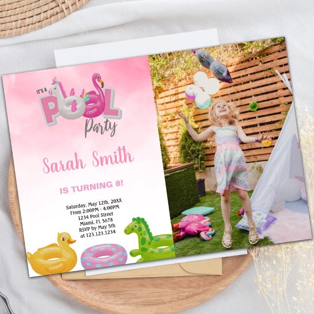 Invitaciones a fiestas de diversión de personaliza (Unicorn Flamingo Pool Birthday Invitations photo)