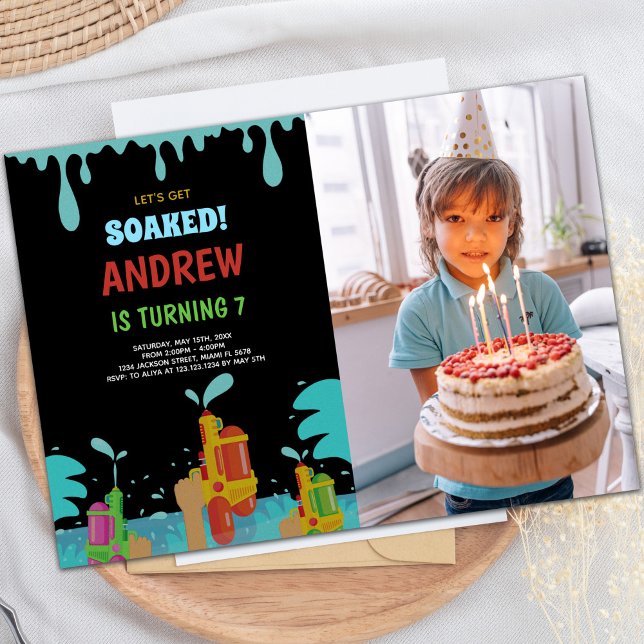 Invitaciones a fiestas de diversión de personaliza (Black Water Gun Birthday Invitations with photo)