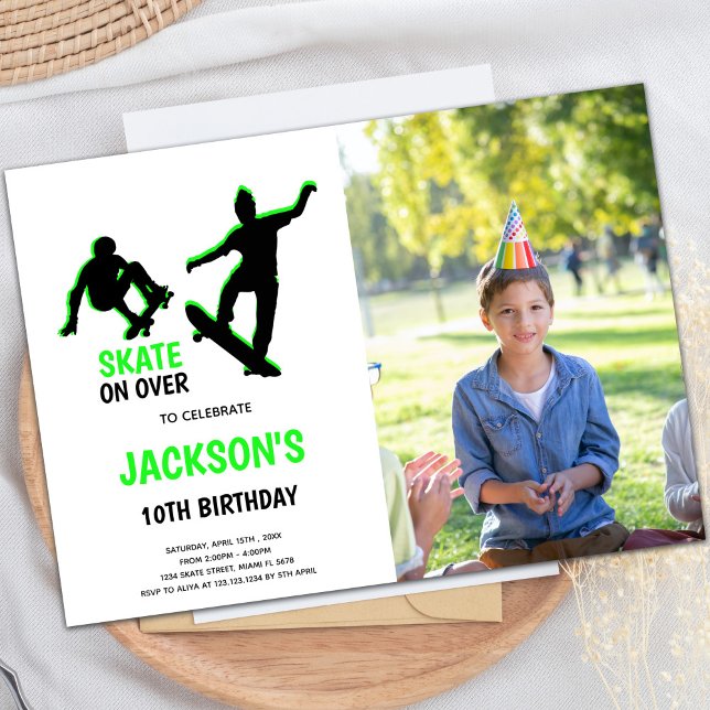 Invitaciones a fiestas de patinaje sobre personali (Green Skateboards Invitations with photo)
