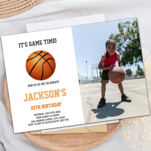 Invitaciones a fiestas deportivas de personalizabl (Basketball Ball White Invitations with photo)