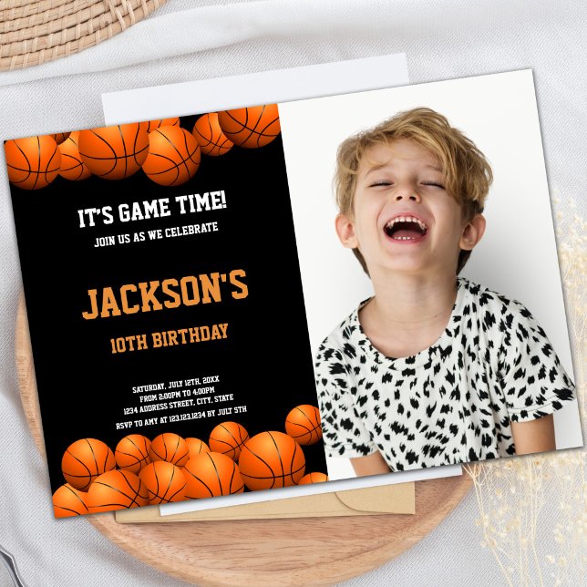 Invitaciones a fiestas deportivas de personalizabl (OrangeBalls with black background Basketball Photo Invitation)