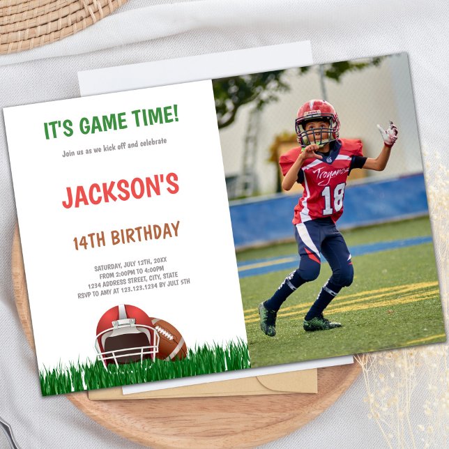 Invitaciones a fiestas deportivas de personalizabl (Grass Green Football Birthday Invitations photo)