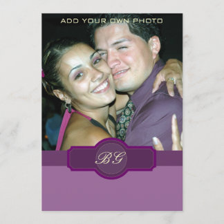 Invitaciones a la boda líaca púrpura. Fotografía e