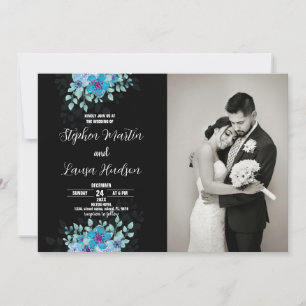 Invitaciones a la boda negra con flores azules con
