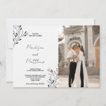 Invitaciones a la boda verde con flores rosadas co