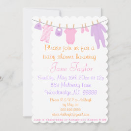 Invitaciones a la ducha de ropa rosa y púrpura