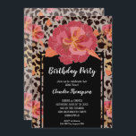 Invitaciones a la fiesta de cumpleaños floral de i<br><div class="desc">Un diseño tremendamente divertido de flores rosadas calientes y puntos de leopardo negro en un fondo de taupe. Perfecto para invitaciones de cumpleaños CUALQUIER AÑO para adultos, invitaciones para fiestas de cumpleaños de Quinceañera, invitaciones para cumpleaños adolescente o cualquier otra ocasión, simplemente cambie la redacción para que se ajuste a...</div>