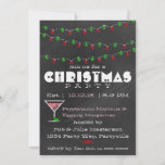 Invitaciones a los Navidades Martini de Chalkboard<br><div class="desc">Este diseño cuenta con una pizarra con luces de tiza rojas y verdes y un martini de menta de menta.</div>